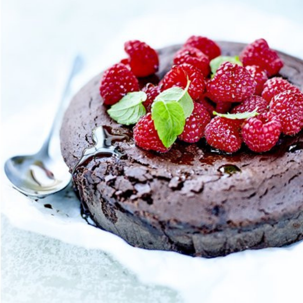 Extra Dark Chocolate, Berries & Mint Cake