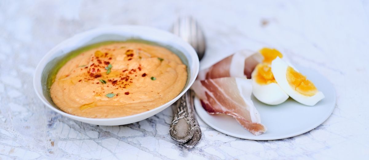 Salmojero with honey & chili pepper