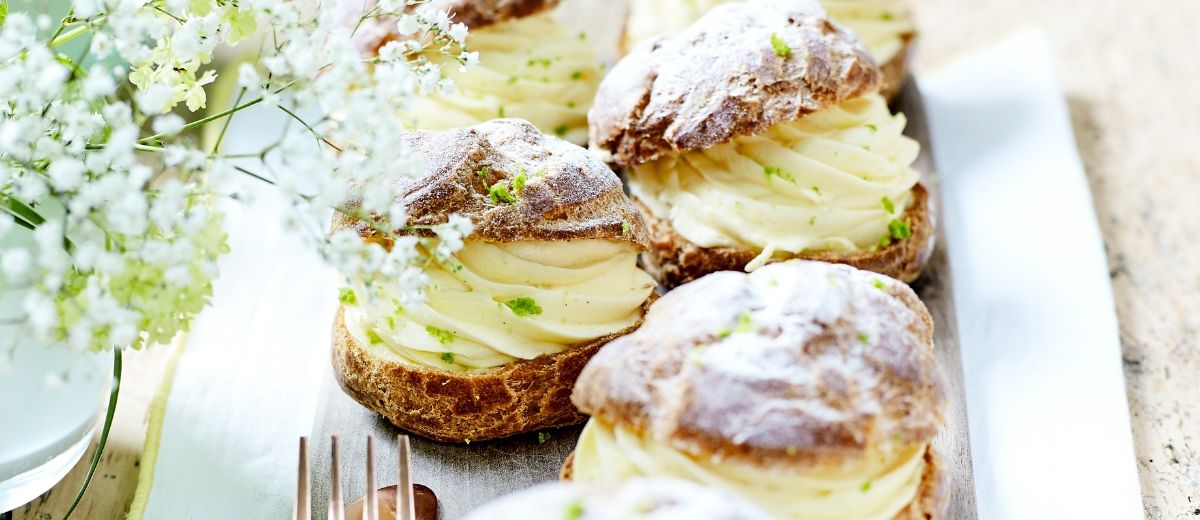 Cream puffs with lime