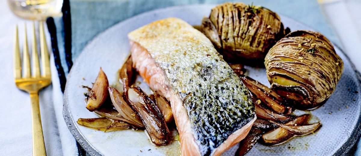 Salmon cooked one-sided & Hasselback Potatoes