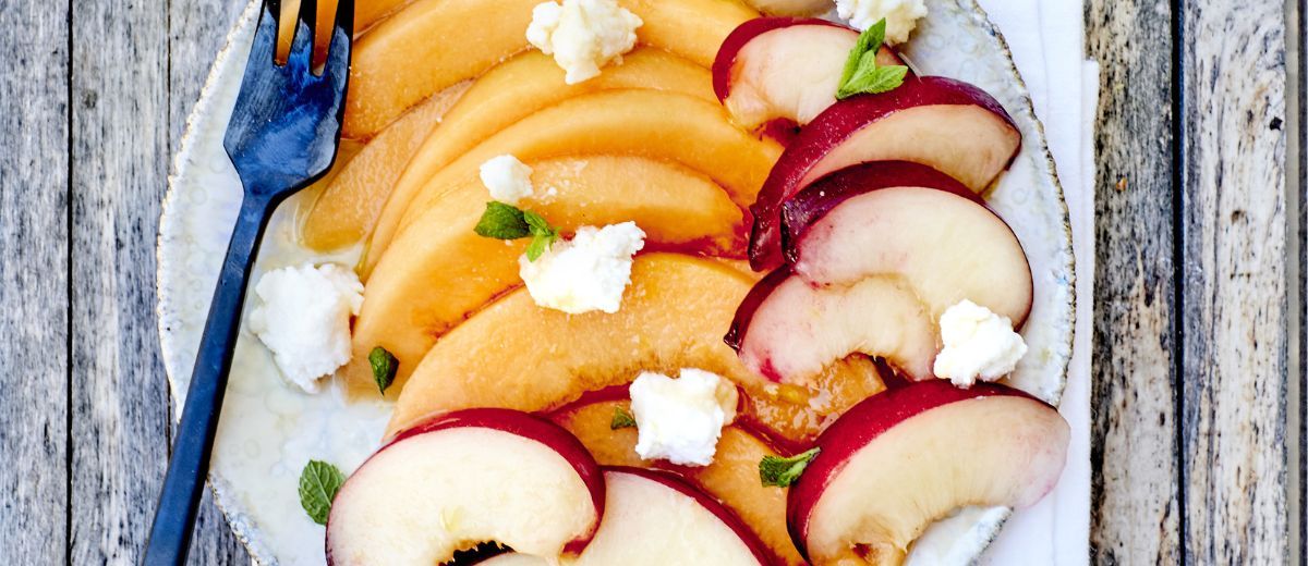 Peach, Melon & Brousse d'été Cheese Salad